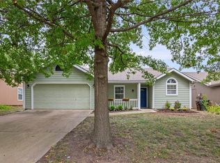 2108 E 26th Ter, Lawrence, KS 66046