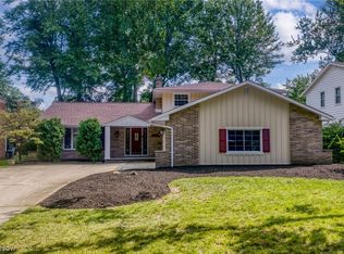 5282 Graham Dr, Lyndhurst, OH 44124