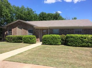 400 Julie Dr, Crowley, TX 76036