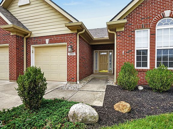 3rd image of 12559 Broadmoor Ct S