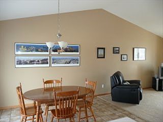 4th image of 890 Myers Dr NE