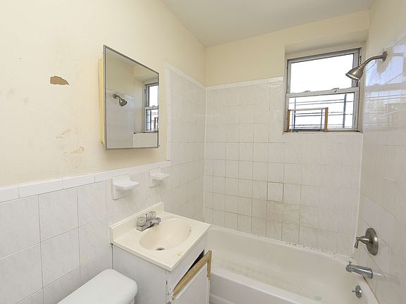 5th image of 1745 Dean St #A