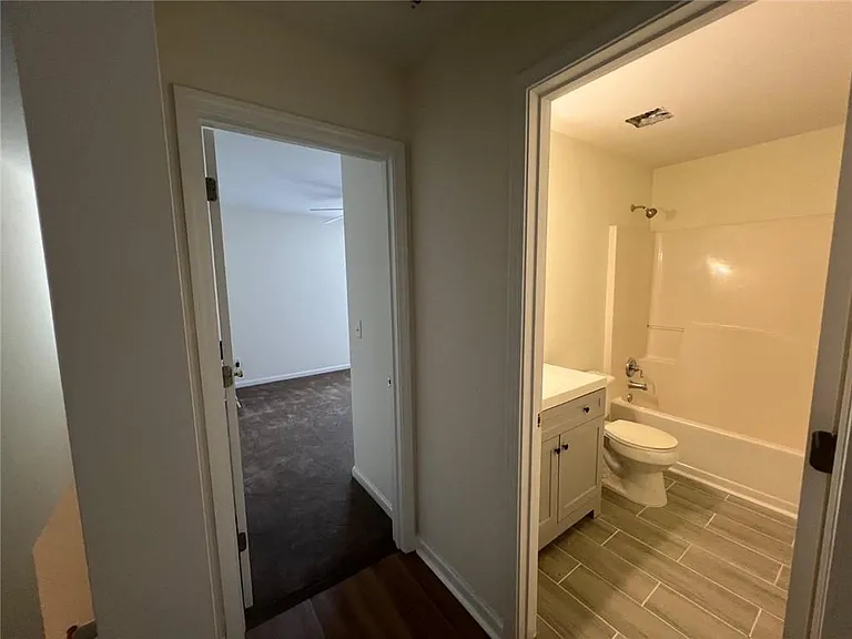 421 Holland Springs Dr — Photo 28