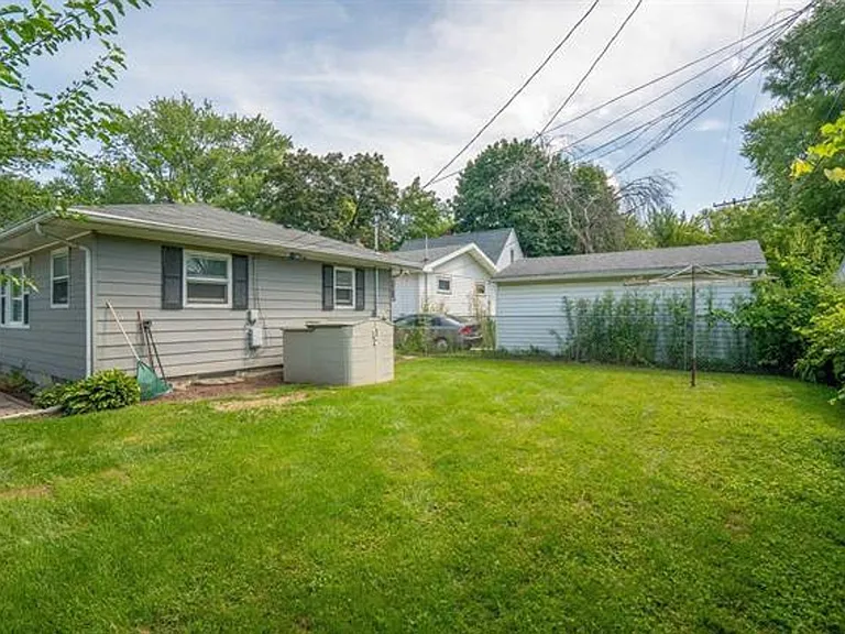 3009 Hermina St — Photo 3