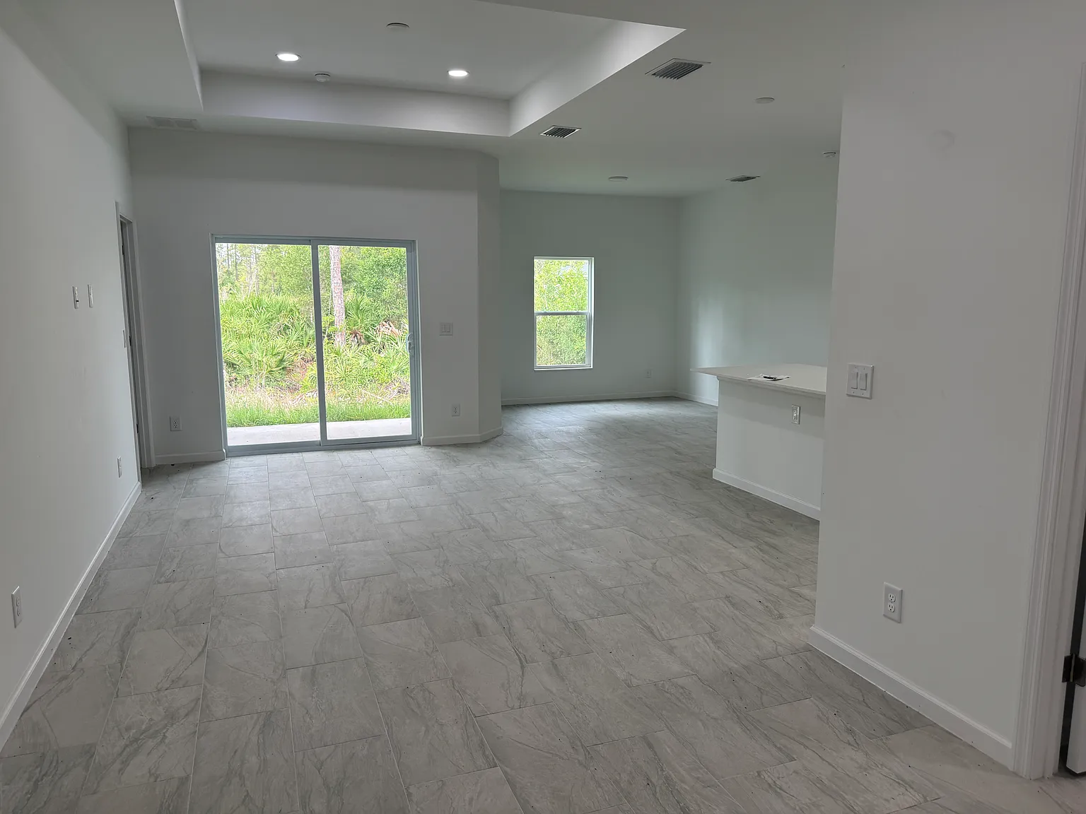 3 bed, 1600 sqft, $1,950 — Photo 3