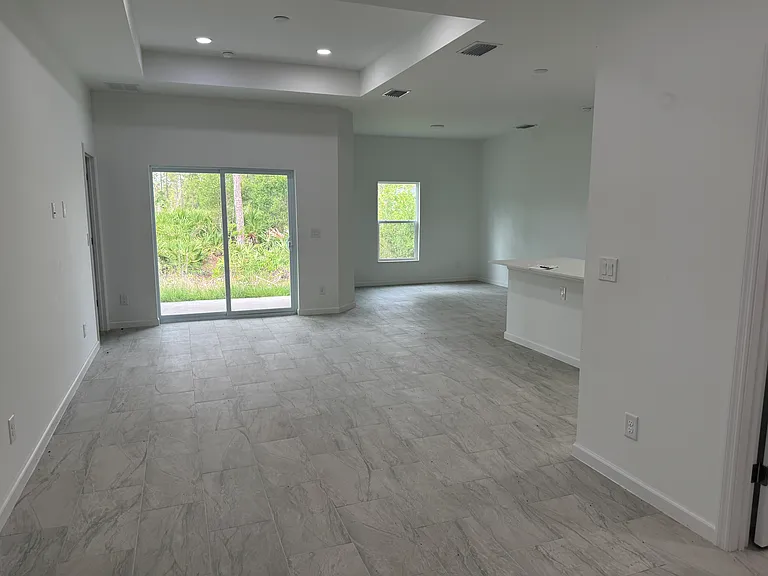 1103 W 10th St — Photo 3