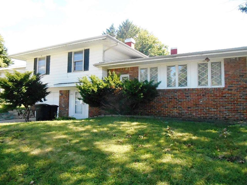 1st image of 2201 Yount St