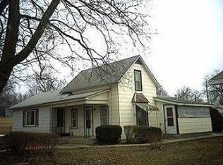 661 S Pine St, Avoca, IA 51521