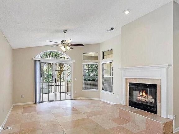 5th image of 1531 Harbour Club Dr