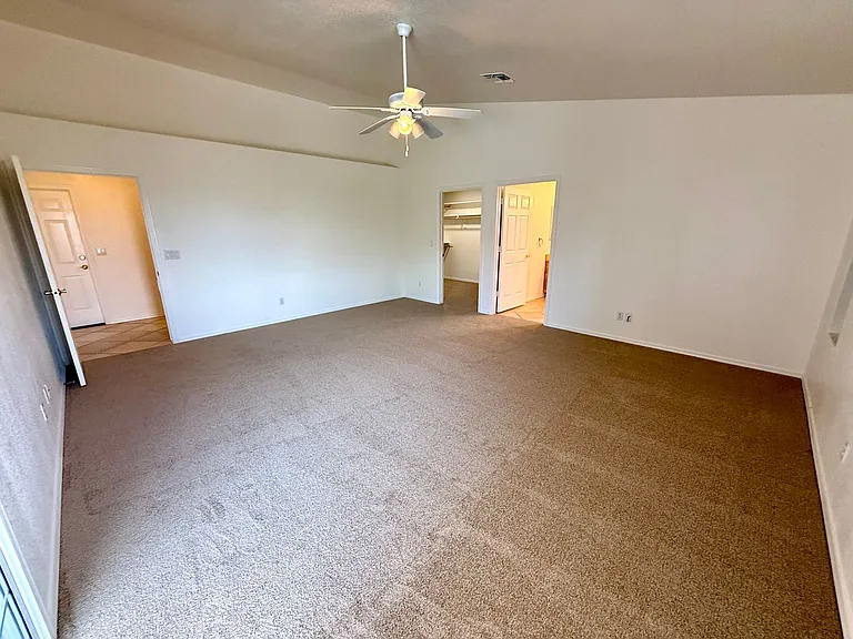 660 Country Club Dr — Photo 30