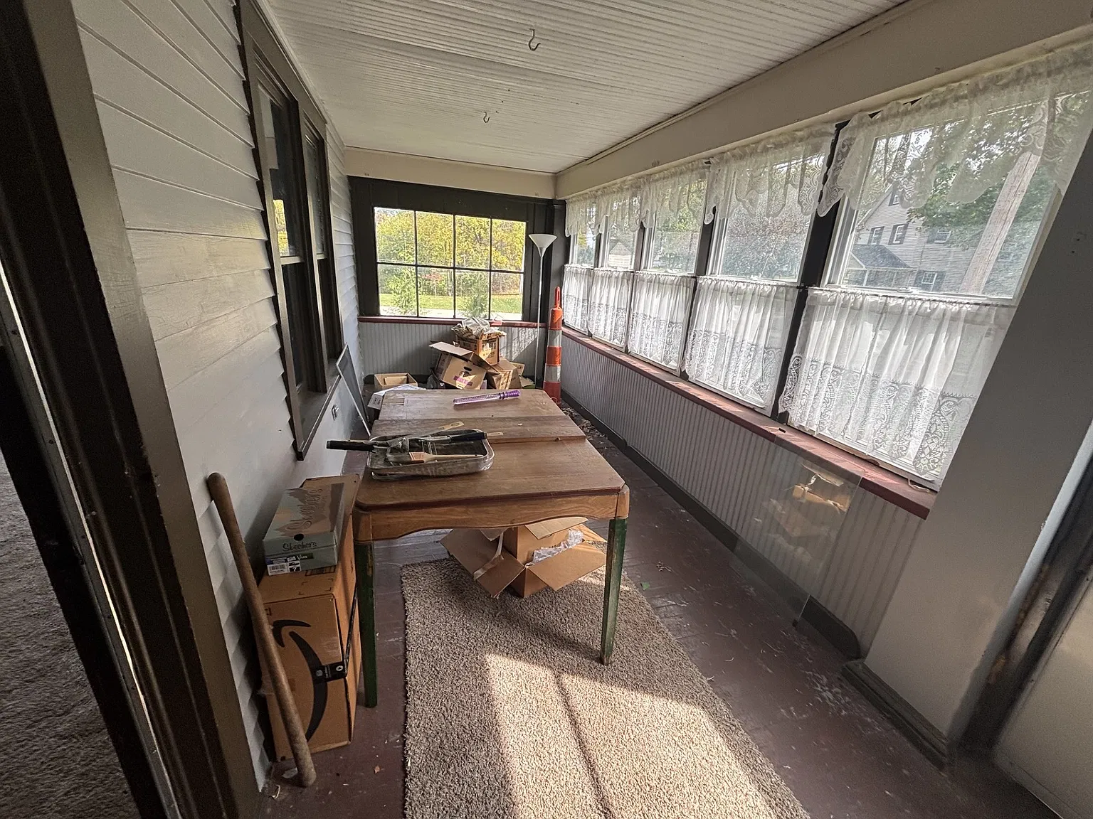 3 bed, 1000 sqft, $1,300 — Photo 4