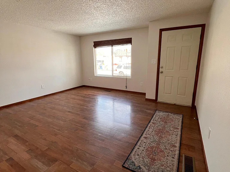 328 E Walton Ave — Photo 9