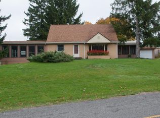 6848 Hart Dr, Kalamazoo, MI 49009