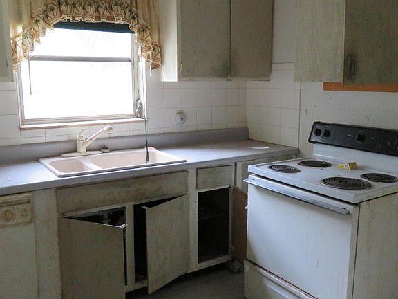5th image of 12450 NE 36th Ave