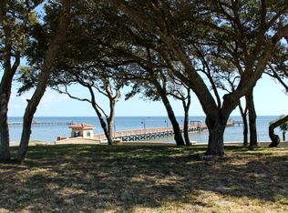 17 Royal Oaks Trl, Rockport, TX 78382