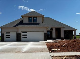 2226 W Cole Dr, Mustang, OK 73064