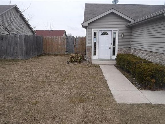 4th image of 1722 W 86th Ln