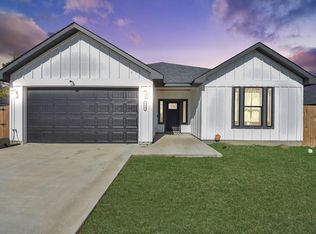 118 Nelson Rd, Anahuac, TX 77514