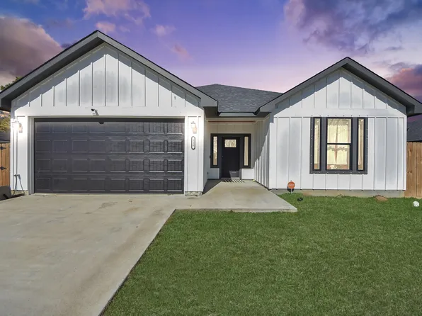 118 Nelson Rd, Anahuac, TX 77514