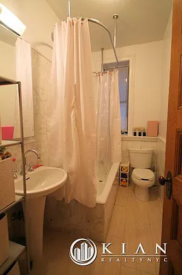 Rented by Kian Realty | media 23