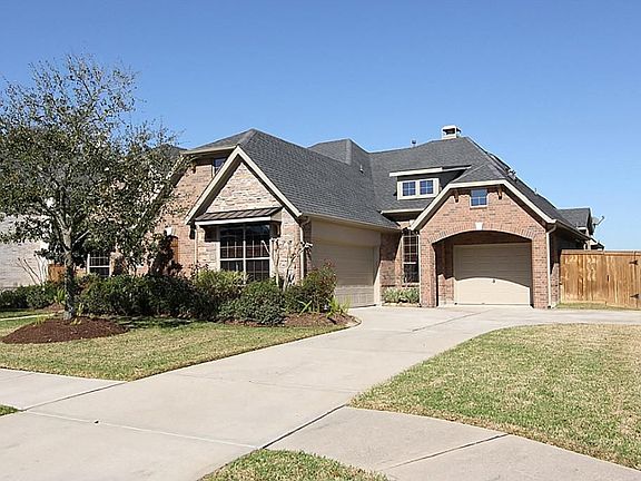 2nd image of 3703 Willow Springs Dr