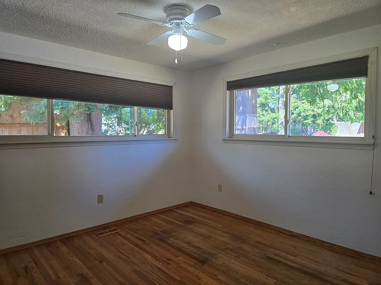 1012 N Villard St — Photo 14