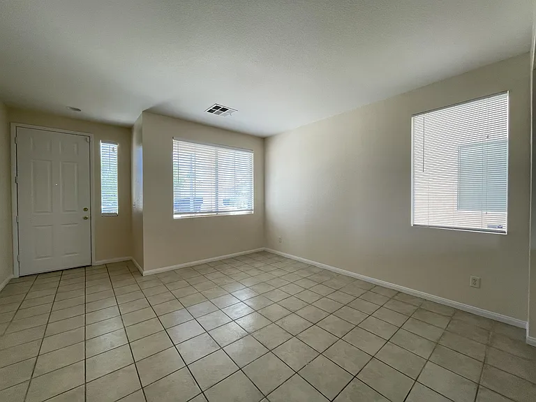 7492 Mulgrave Ct — Photo 2