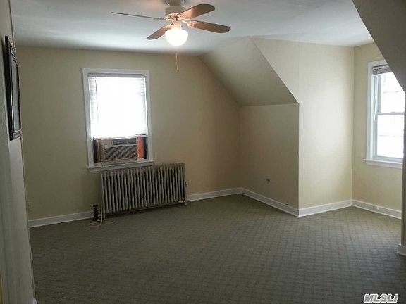 5th image of 30 Twin Lawns Ave