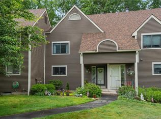 12 Mallard Cir UNIT 12, Tariffville, CT 06081