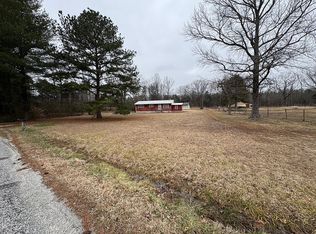 520 Thompson Rd, Camden, TN 38320