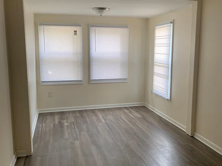 23092 Hoover Ave — Photo 7