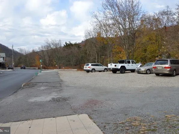 443 Pine St, Tamaqua, PA 18252