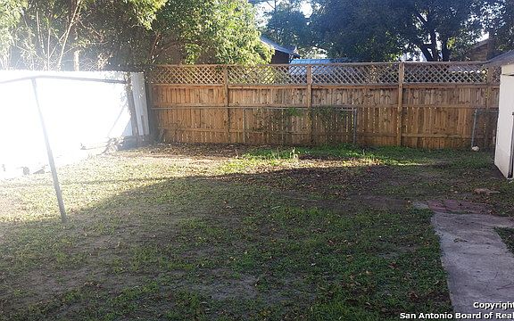 5th image of 104 Felisa St