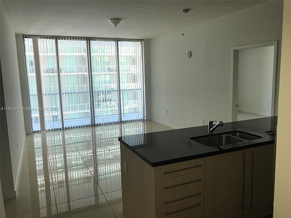3rd image of 1111 SW 1st Ave APT 3016