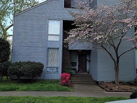 4th image of 411 Boissevain Ave