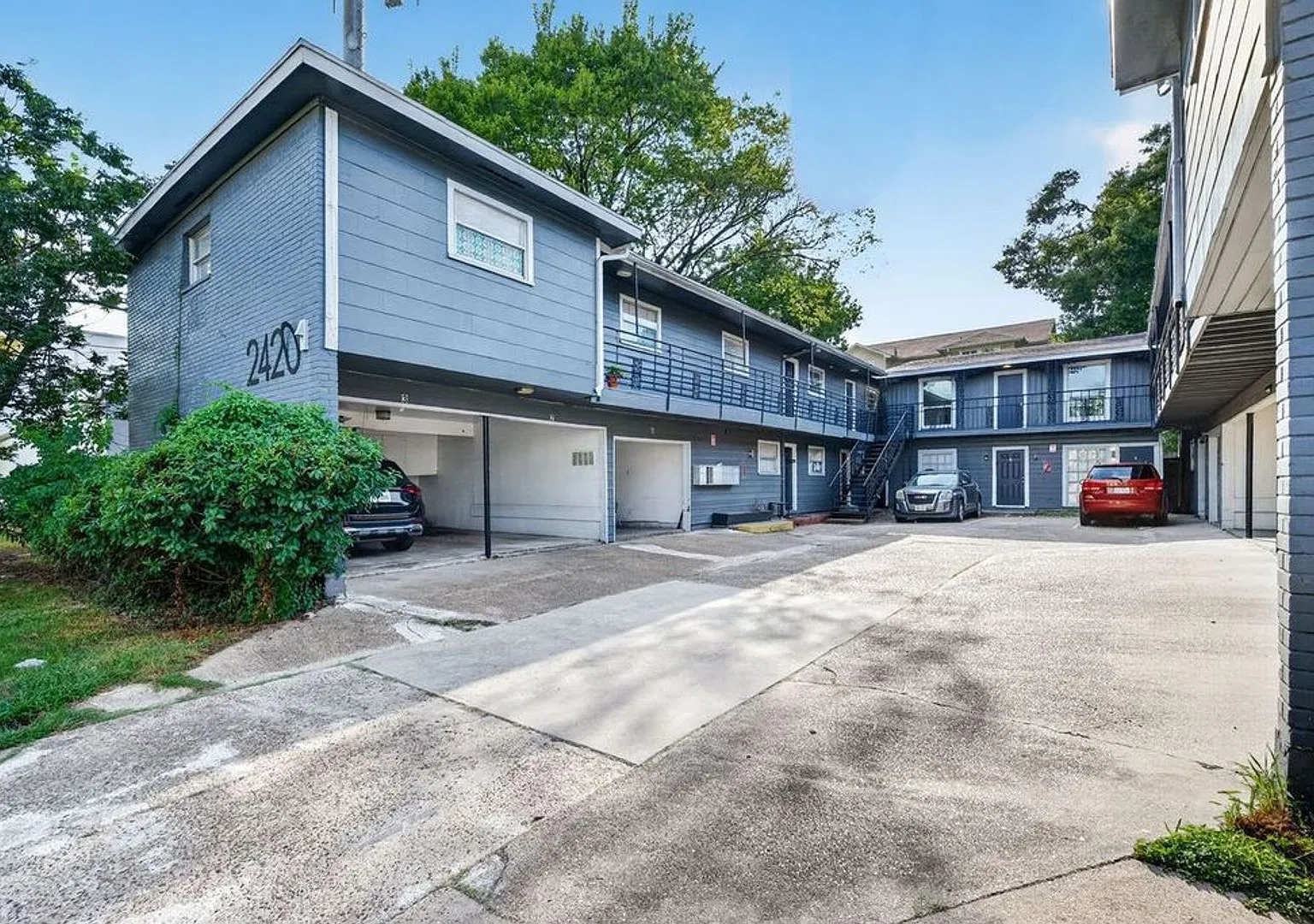 2420 McDuffie — Photo 2
