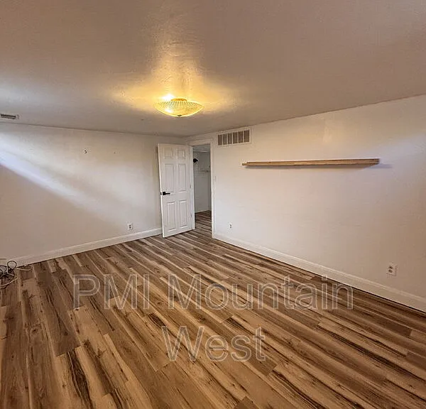 724 N 1200 E — Photo 14