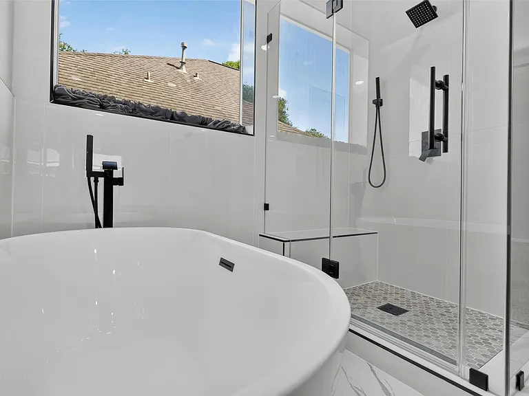 108 Oak Creek Ln — Photo 36