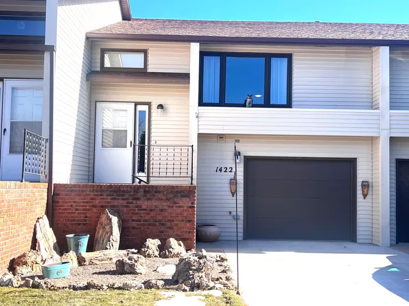 1422 Lookout Valley Ct, Spearfish, SD 57783