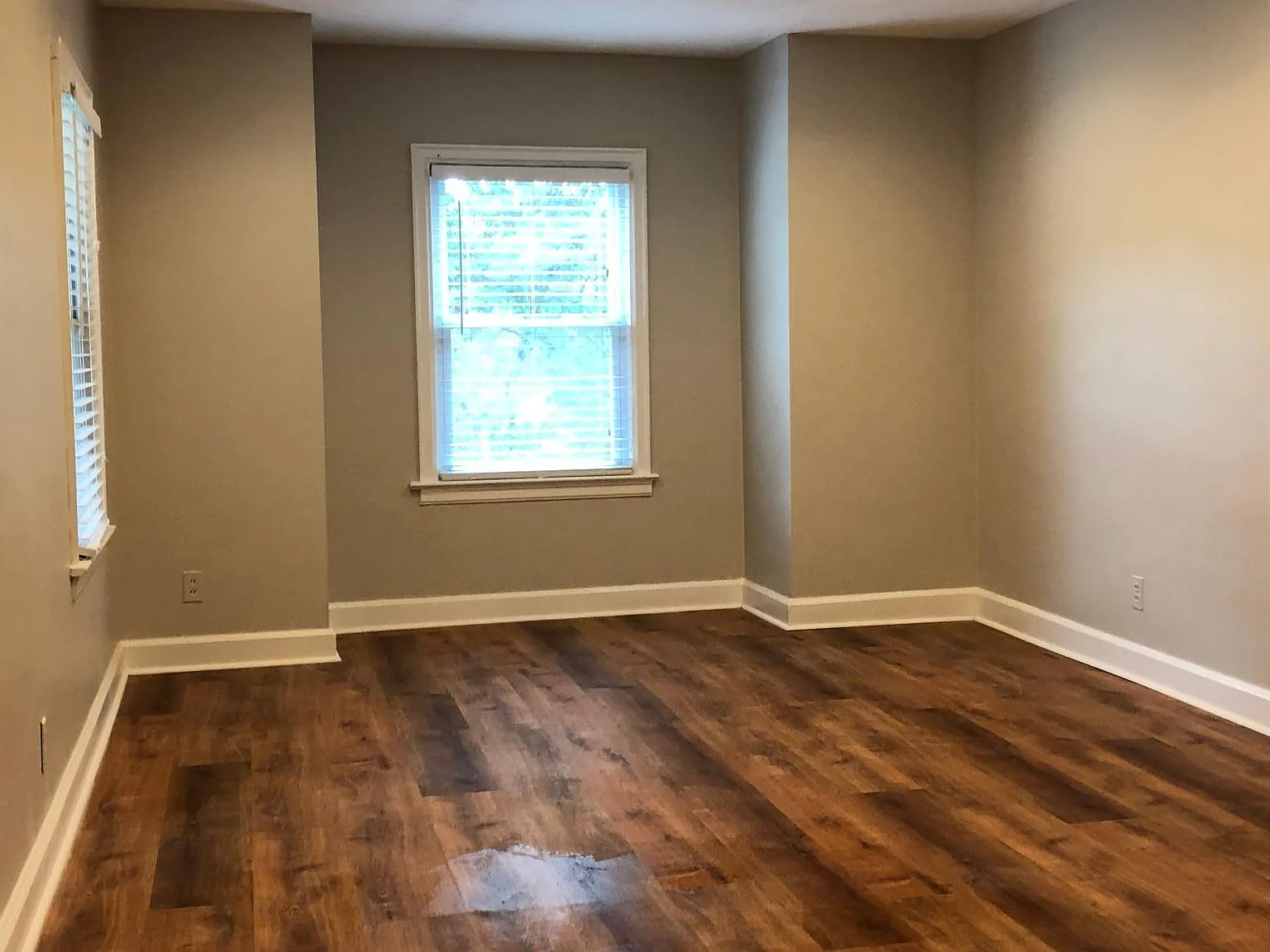 2 bed, 834 sqft, $1,575 — Photo 3