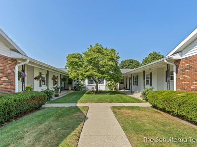 7432 Grove Dr #64, Jenison, MI, 49428