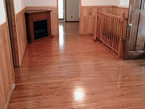 2nd image of 981 Smyrna Cir