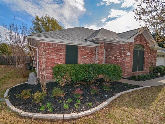4th image of 1473 Oakwood Dr