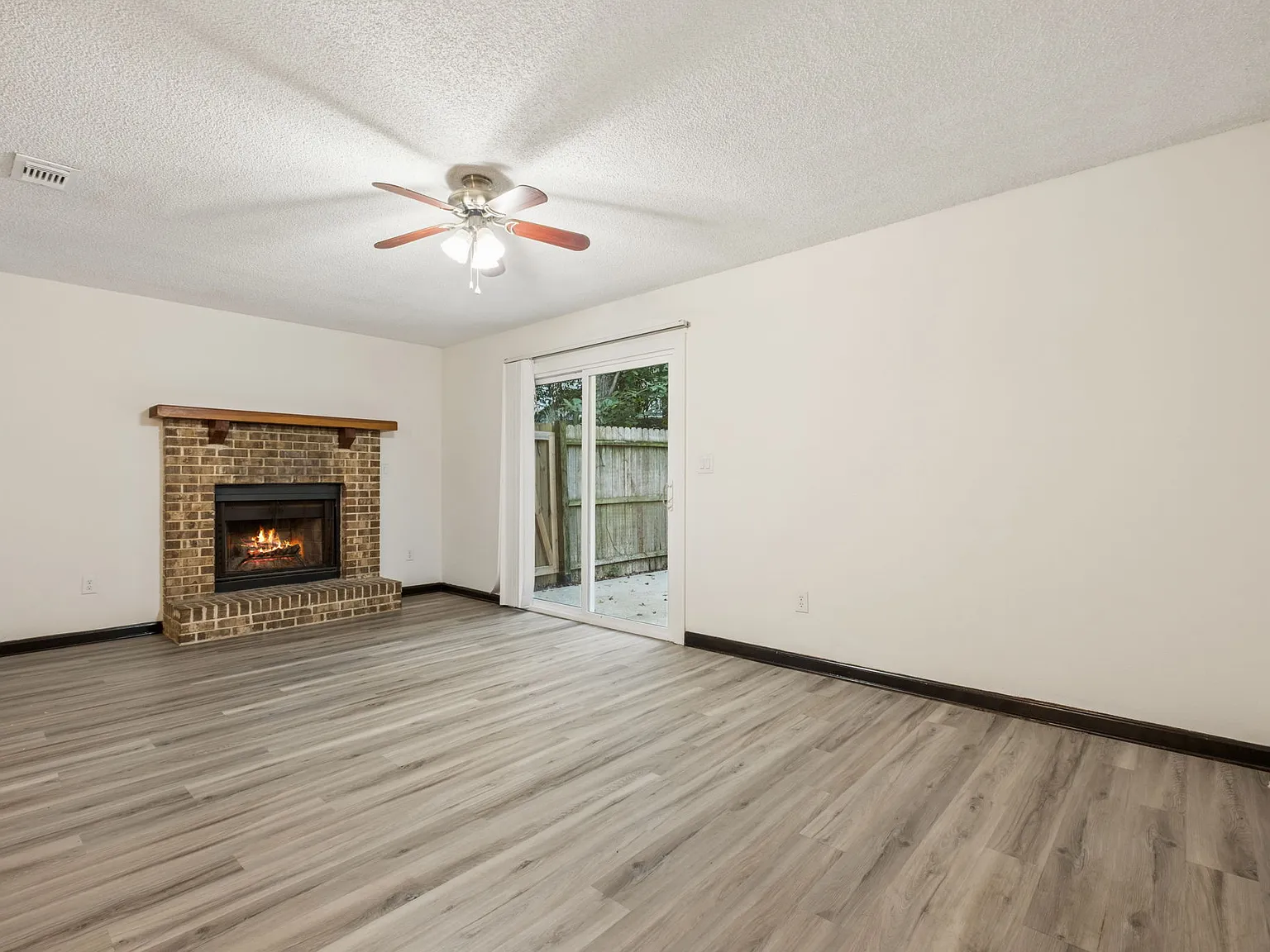 1242 Chee Lane - Unit A — Photo 4