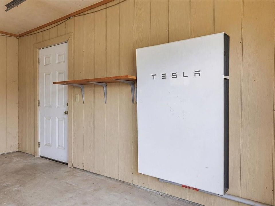 1st image of 134 Meneley Rd