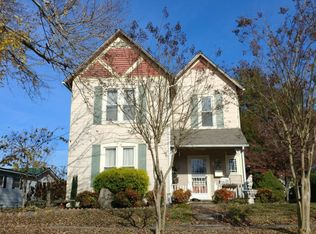 414 Carter Ave, Harriman, TN 37748