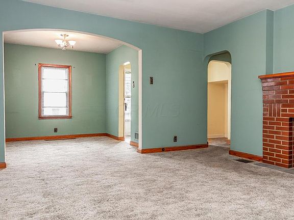 3rd image of 945 N Pierce Ave