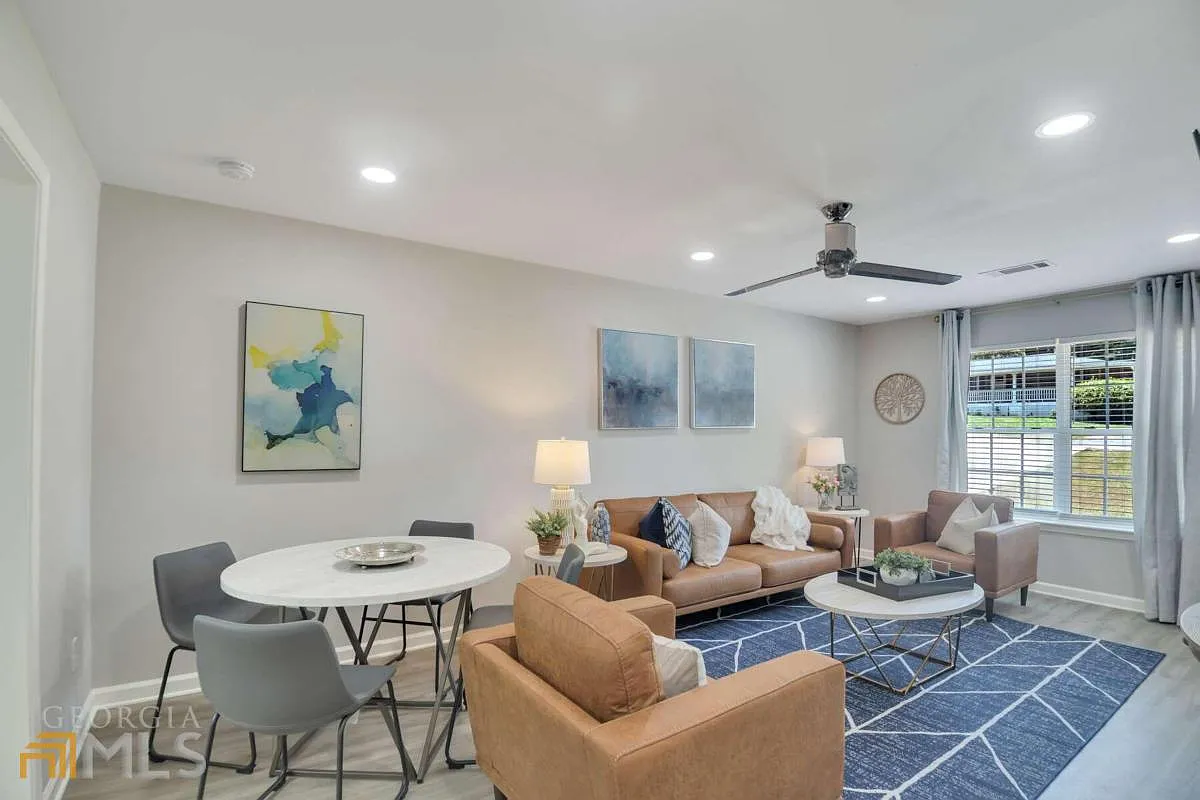 2 bed, 1.0 bath, 100 sqft, $3,100 — Photo 3