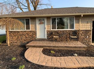 36644 Lakehurst Dr E, Eastlake, OH
