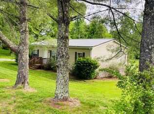 206 E Mineral Ave, Monterey, TN 38574